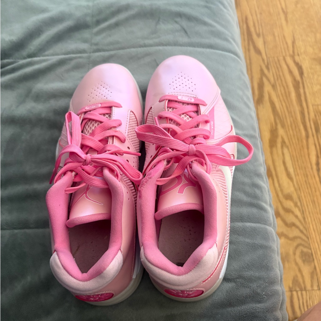 Nike Women's Aunt Pearl Volleyball Shoes